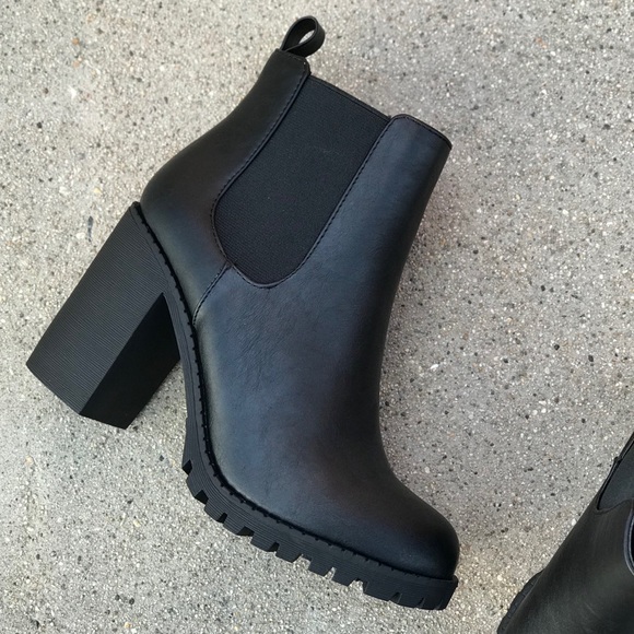 Size 8 Soda Glove Matte Black Lug Sole Combat Boot - Picture 8 of 8